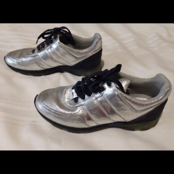 Chanel Sneakers Metallic - Picture 1 of 9